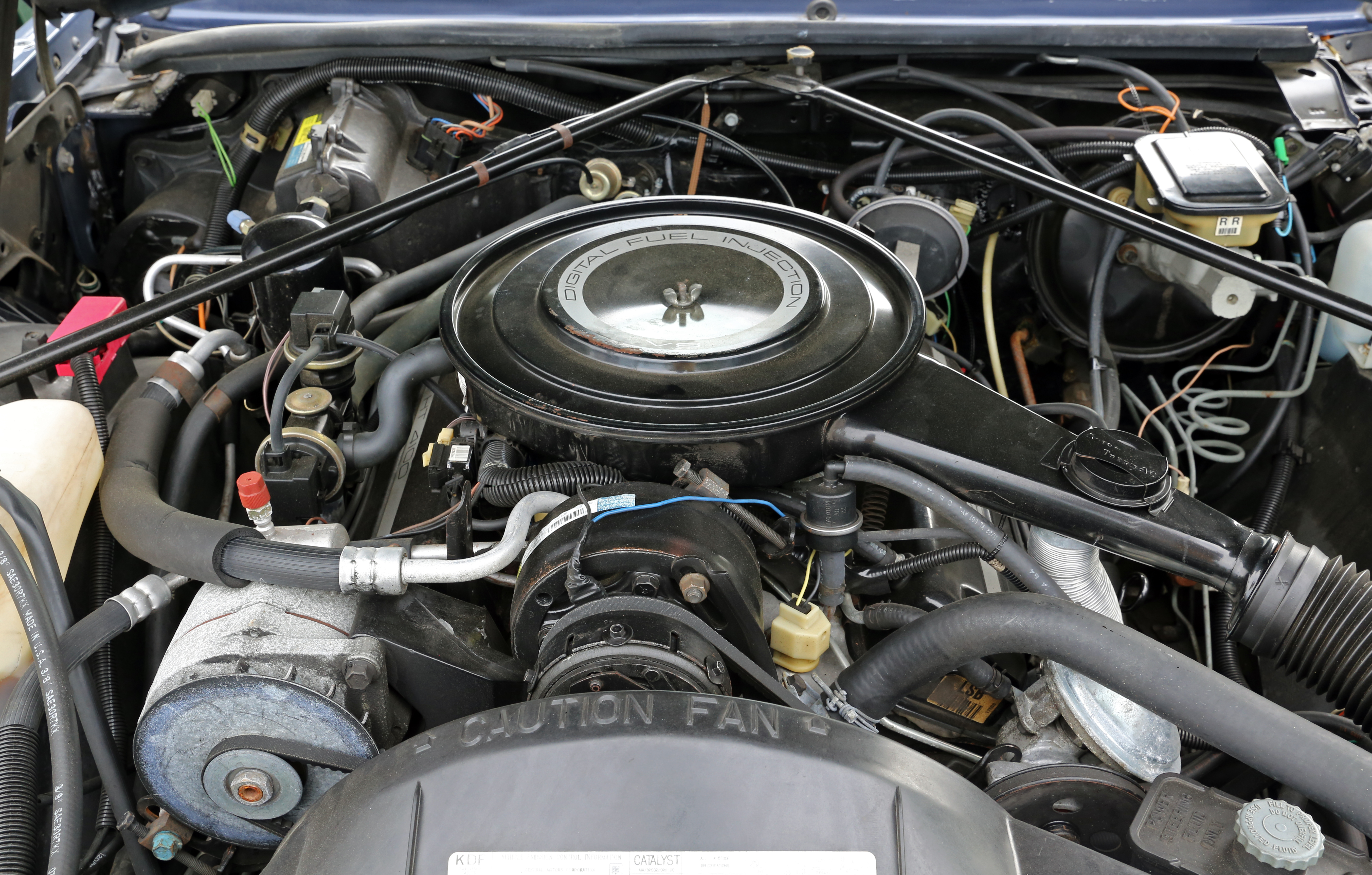 Cadillac_4100_V8_engine_in_Eldorado.jpg
