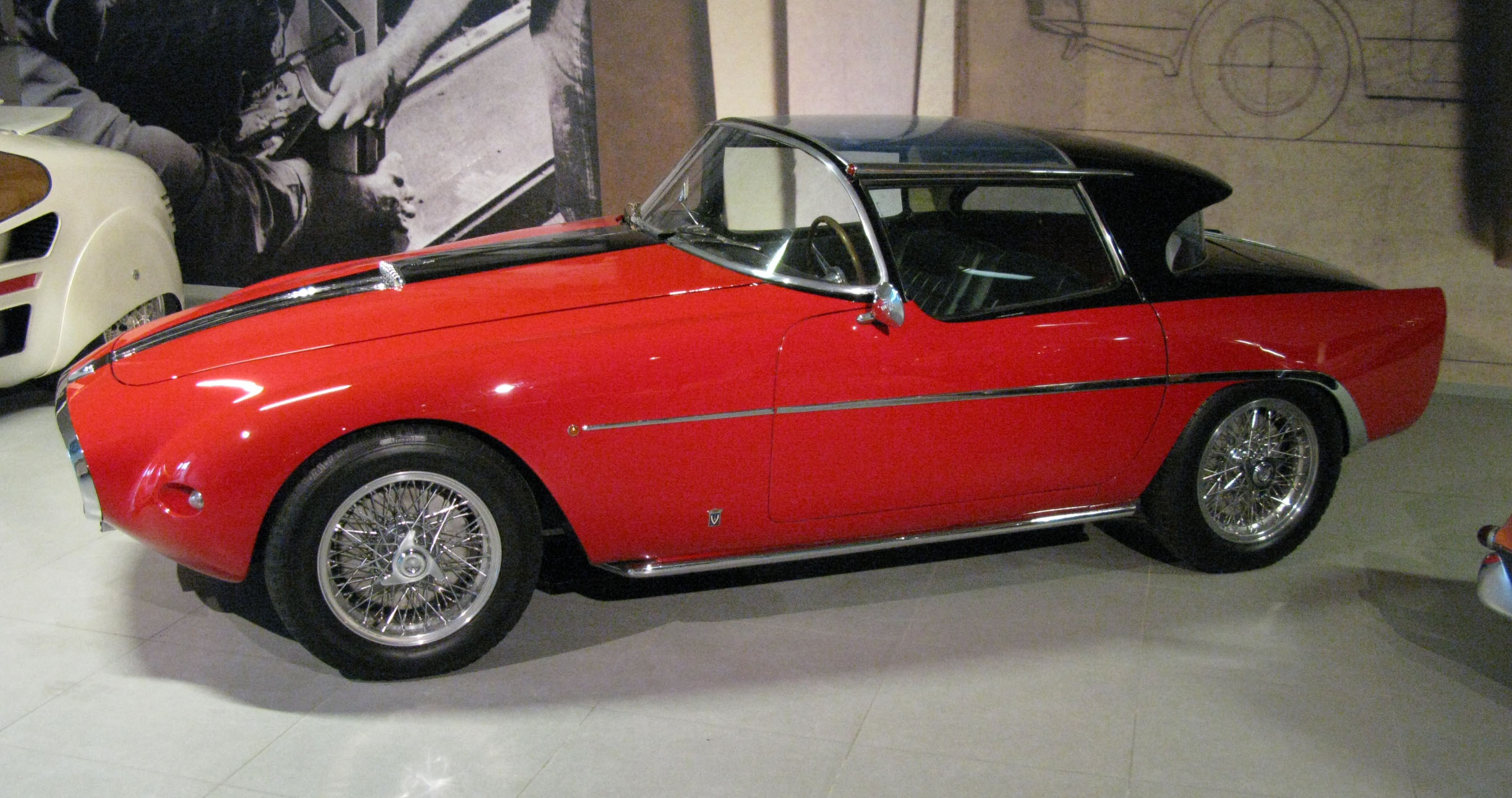 1953_Fiat_8V_Demon_Rouge.jpg
