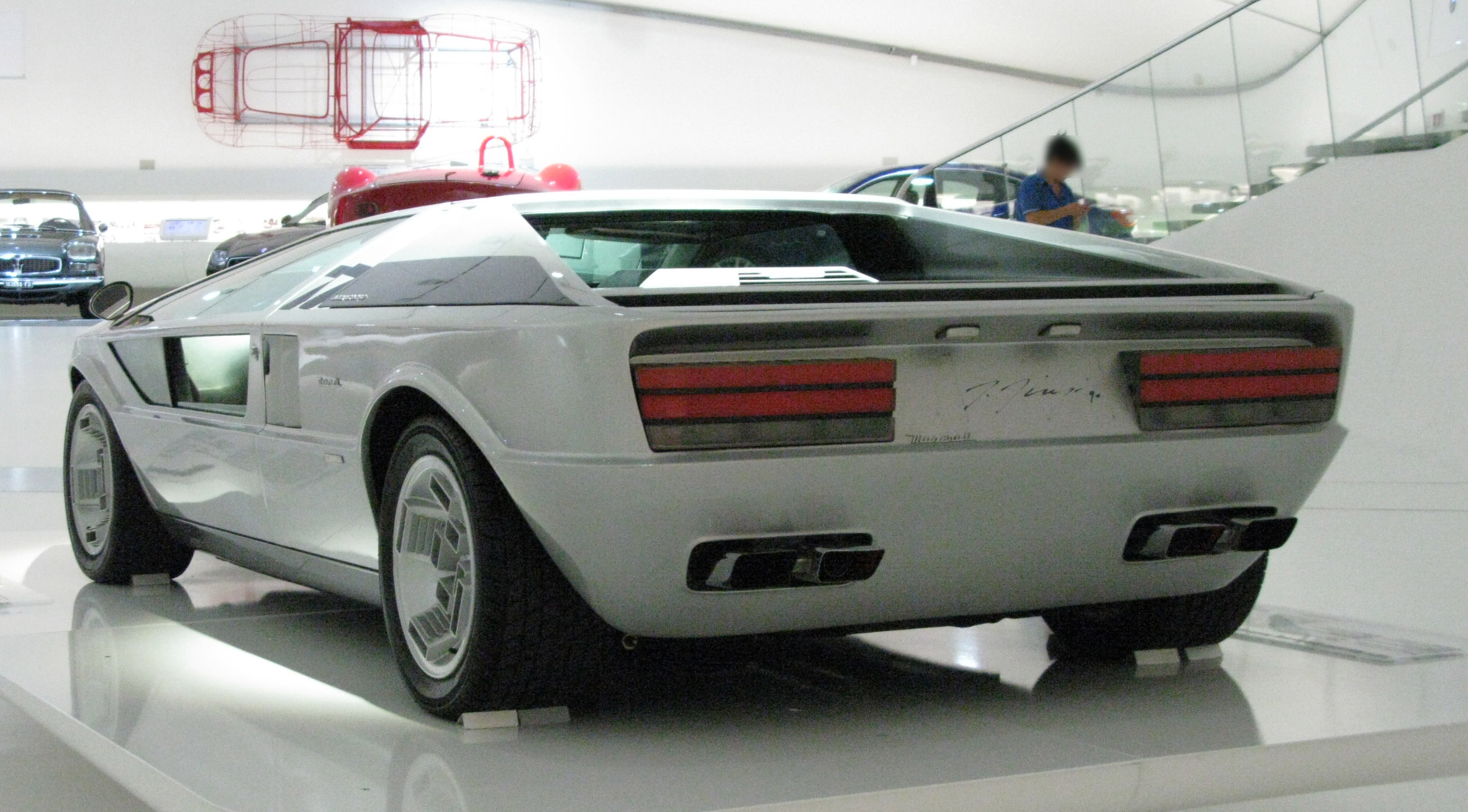 Maserati_Boomerang_rl.jpg